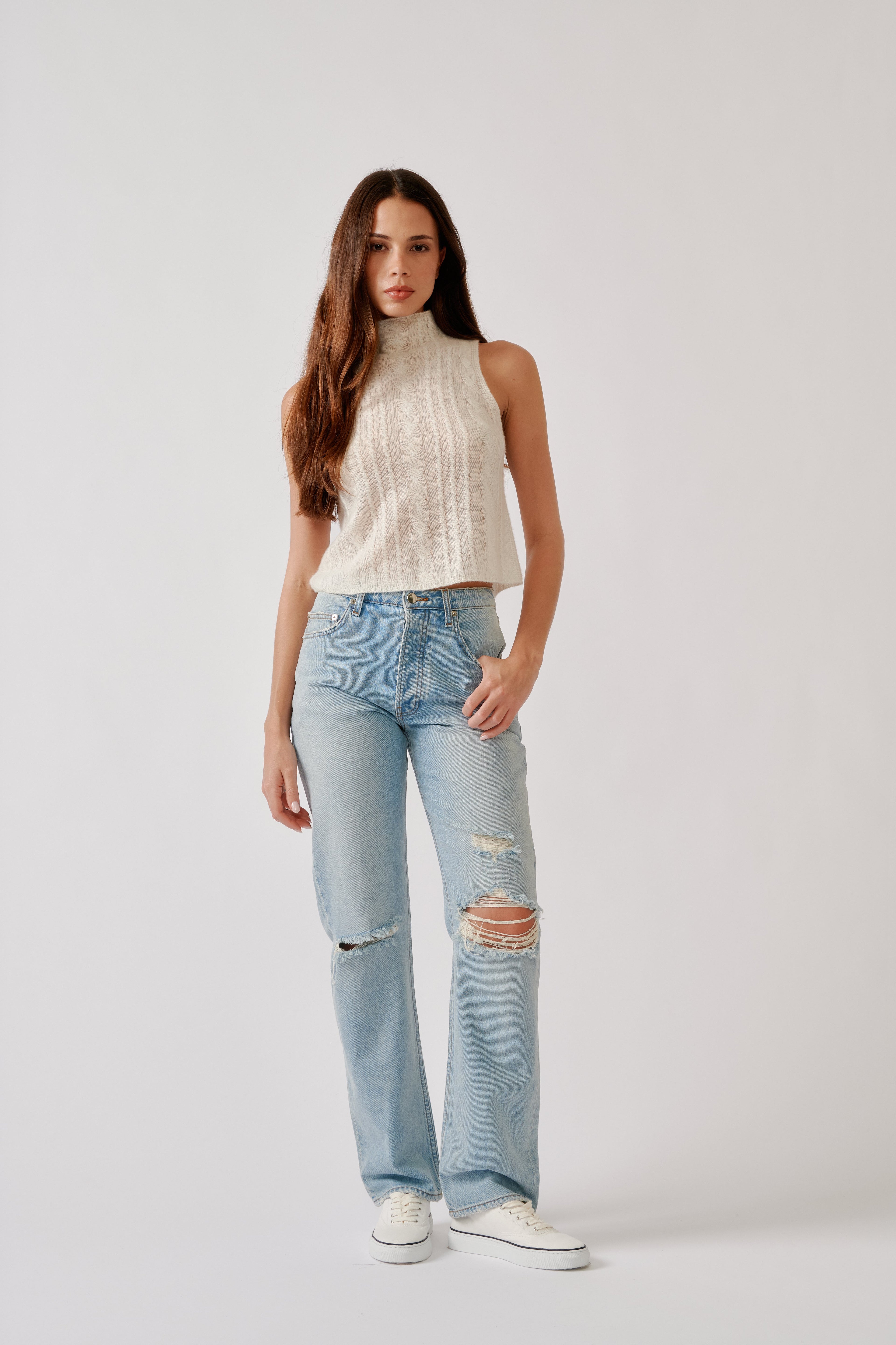 SALVIA SLEEVELESS LW CASHMERE CABLE TURTLENECK | GARDENIA